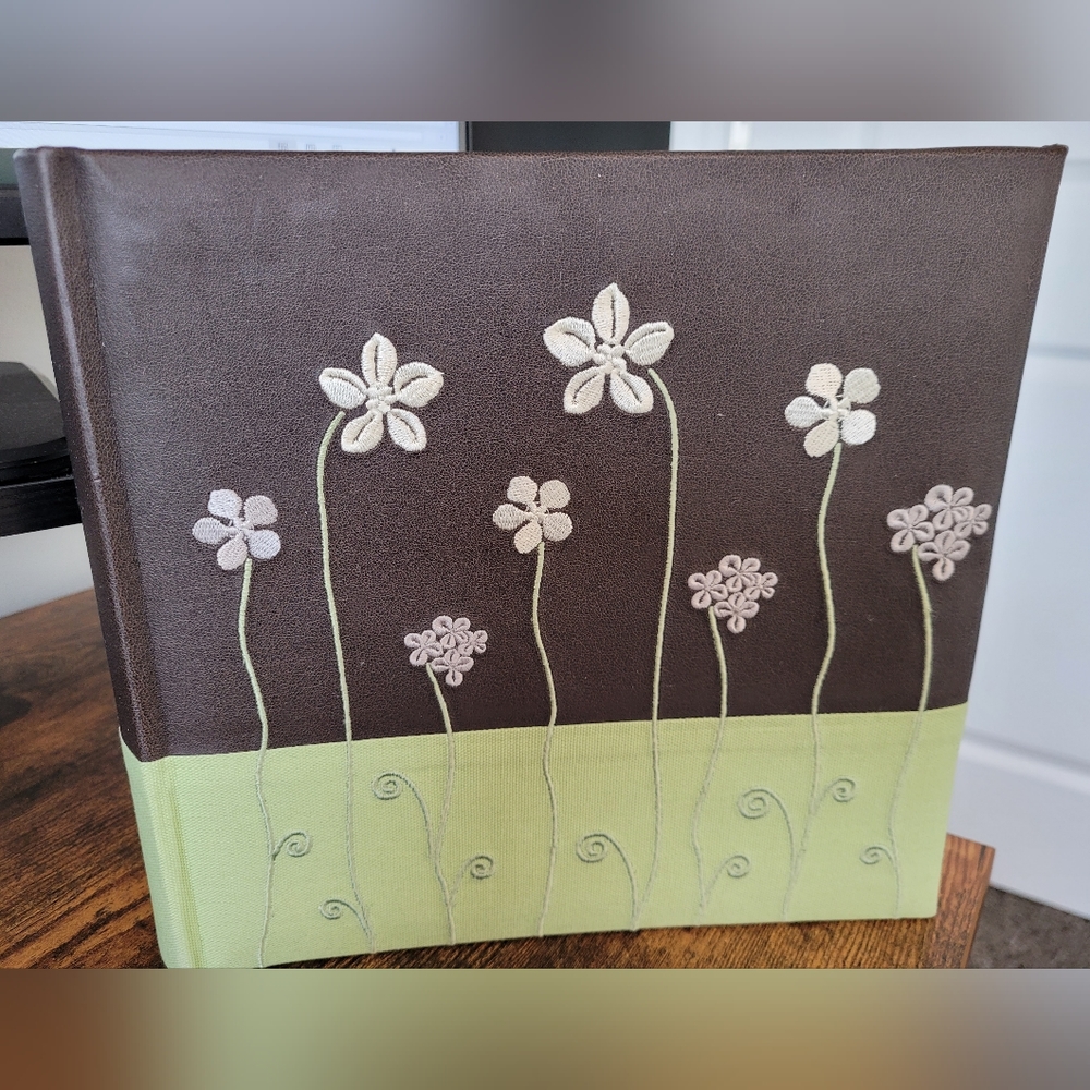 Pioneer Photo Album (NWOT)